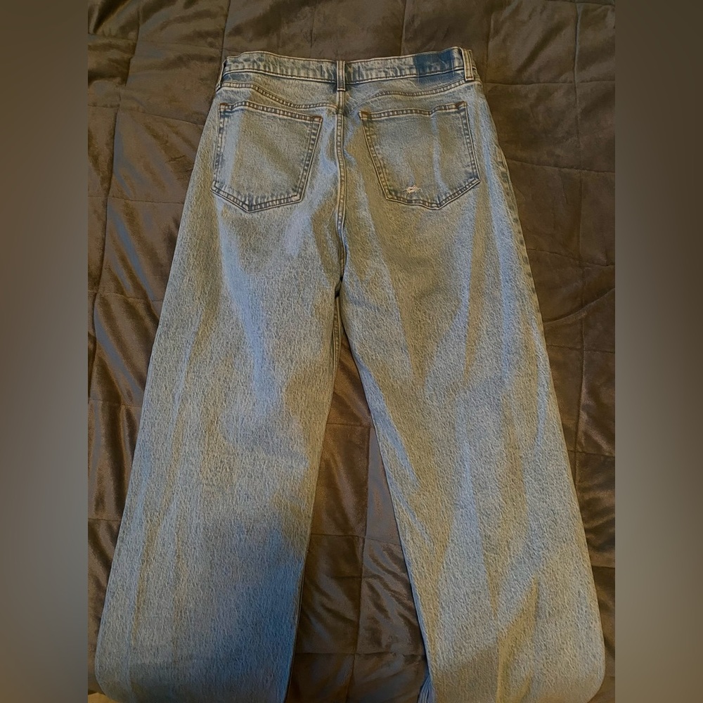 Brand New Abercrombie & Fitch 90s Relaxed Fit Jeans
